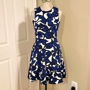 Banana Republic Women's dress Size 6 w/ pockets